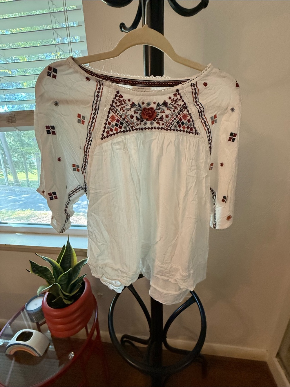 Knox Rose Medium White Embroidered Peasant Blouse Boho Floral Top